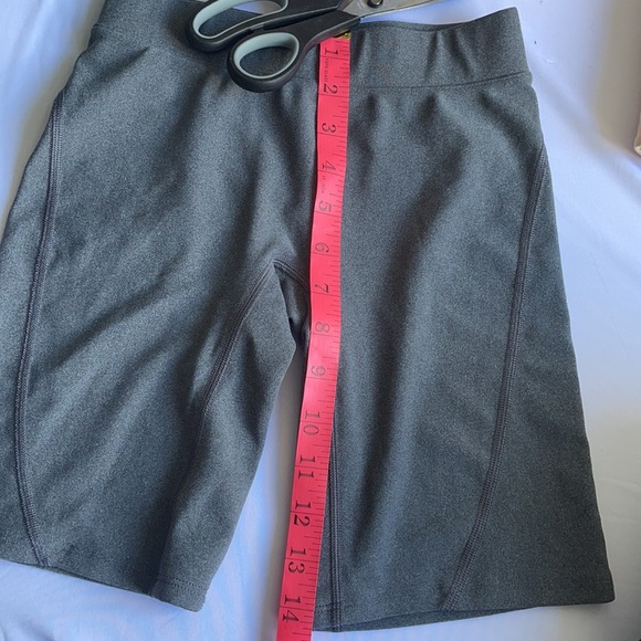 Under Armour Bike Shorts - Picture 6 of 7